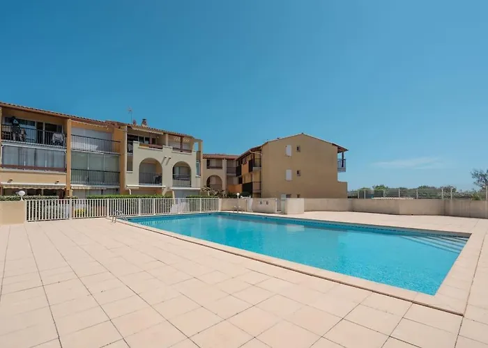 5 Personnes Vue Агд